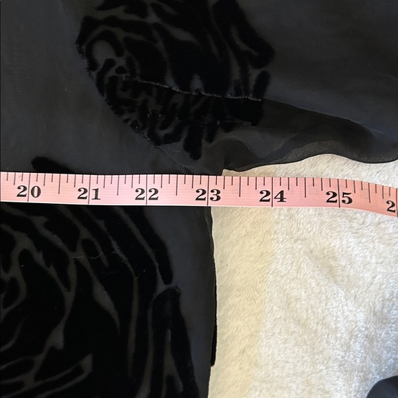 Chic Black Floral Sheer Blouse - Picture 8 of 12